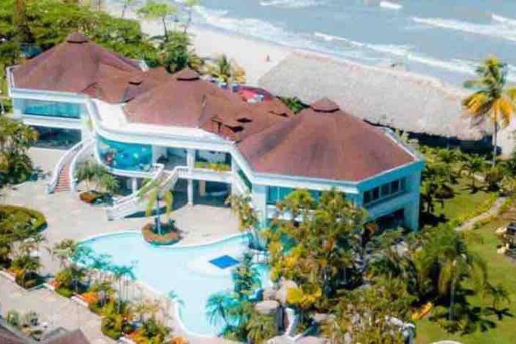 Villa De Ali In Palma Real La Ceiba Extérieur photo