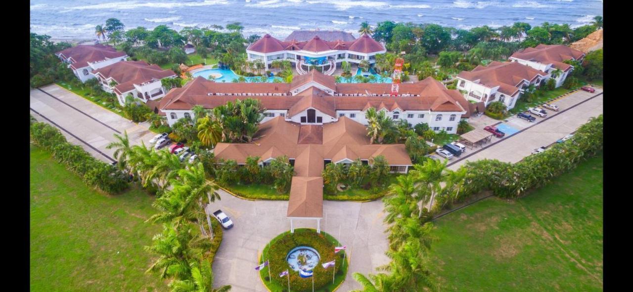 Villa De Ali In Palma Real La Ceiba Extérieur photo